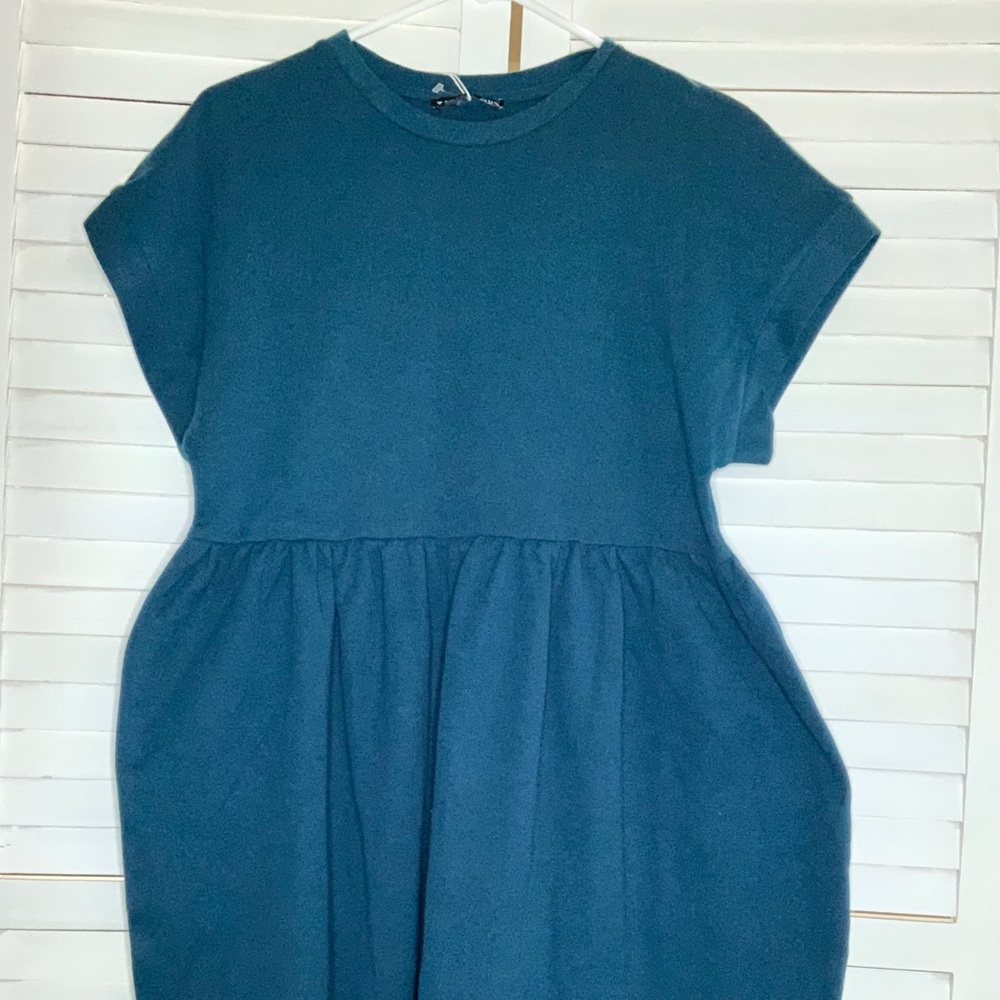 Dress - Picture 2 of 4